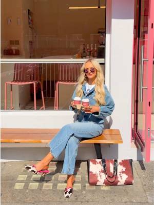@Amyhallimond putting her own spin on double-denim with cow-print and Levi’s®️ sunnies 🕶️​ Levi’s®️ Sun RX 06​ Levi’s®️ Sun RX 07​ @levislondon