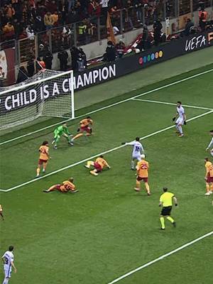 Pedri is cold as ice 🥶 #UEL #EuropaLeague 