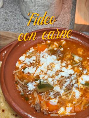 Hay recetas que nunca pasan de moda, y esta sopa de fideo con carne es una de ellas. 🫶 Cómo la preparan en tu casa? #sopadefideo #recetasfaciles #mexicanrecipes #fideoconcarne #mexicanfood