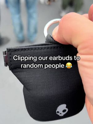 Reverse pickpocketing strangers at a music festival with Push 720 Open 😉