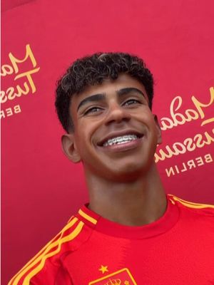 klk @ryanYnE19 😭 @Madame Tussauds Berlin 