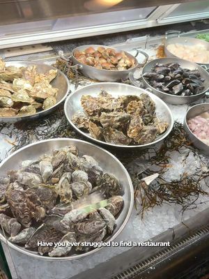 Looking for a spot that works for both casual dinners and special occasions? @marketbroiler has been serving fresh, high-quality seafood for years, with a welcoming atmosphere, multiple locations, and even private dining rooms for larger gatherings. A solid choice for your next meal with family, friends, or colleagues.