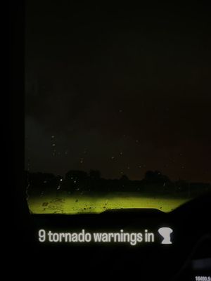 Beauty lives on the edge of the storm ⛈️ 🌪️🩶 #StormWatch #TornadoWarning #PrairieStorms #stormchaser #manitobaweather