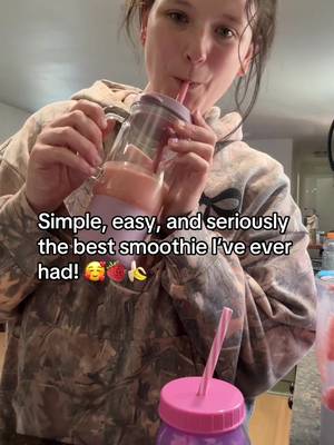 When I tell you I prefer making my smoothies at home… I mean it. I only buy them now when I’m out of this smoothie mix! And such a good summer treat 🥰🍌🍓💕 #smoothiesathome #ninjablender #moninsmoothie #smoothierecipe 