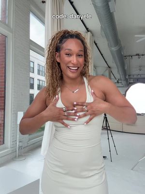 Back again with another size large/XL @Oner Active review for the gworls! This new SoftMotion dress drops TOMORROW @ 11:00AM CST. Early access is now live. Code: DANYELE to save ✨