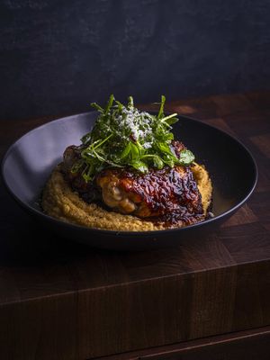 Balsamic Chicken Thighs with Red Wine Pan Sauce, Creamy Polenta & Rocket Salad Link to my recipes in my bio