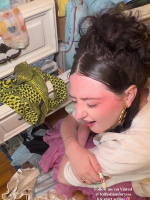 refresh your wardrobe this season with @Vinted , follow me @ lolfashiforyou as I continue my spring cleaning #ad 👗🌸🫧🛍️⭐️