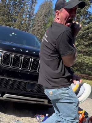 You think this is why the neighbors won’t make eye contact? 🤣 #paulandstacy #alaskaelevated 