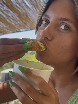 Et vous c’est quoi votre couleur préférée?💚 Va tester cette sauce chez @Popeyes tu vas kiffer !! Collaboration commerciale Pour votre santé, ne mangez pas trop gras, trop sucré trop salé www.mangerbouger.fr