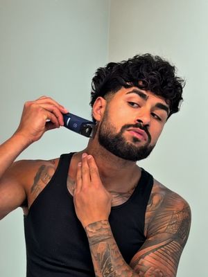 Michael B. Jordan hallelujah 🤘 lock in the lineup with our Beard Trimmer and Details Trimmer. #BuzzBetter #DollarShaveClub #michaelbjordan #GroomingRoutine #electricrazor 