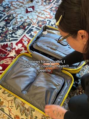 When adventure calls, our luggage makes it easy to answer.  With a zipper expansion for extra storage, organized interior pockets, and corner bumpers for impact protection – the FreeStyle collection is ready for any journey.  Which country do you want to visit this summer?  🔎 FreeStyle Carry-On in Marigold