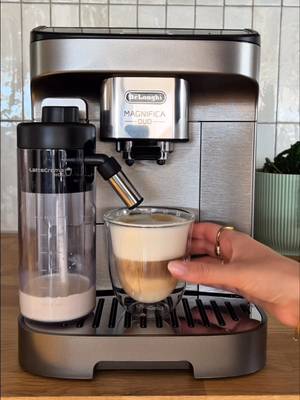 No guesswork. No effort. Just perfect coffee. ☕️👇 The Magnifica Duo changes everything: 👉 20 hot & cold drinks at a single touch 👉 Perfect hot or cold milk foam with LatteCrema tech 👉 Smooth, barista-quality Cold Brew, instantly 👉 3 user profiles to save your exact preferences From hot to cold, your daily treat just got an upgrade. #DeLonghi #Perfetto #CoffeeTok #HomeBarista #DeLonghi #CoffeeBreak #MagnificaDuo