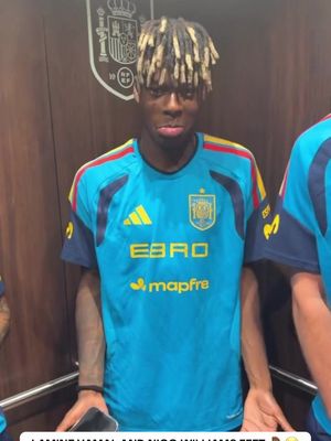 🦶🏿 Lamine Yamal just 𝐂𝐎𝐔𝐋𝐃𝐍’𝐓 𝐒𝐓𝐎𝐏 𝐋𝐀𝐔𝐆𝐇𝐈𝐍𝐆 while he was filming Nico Williams’ feets in the elevator 😭📲