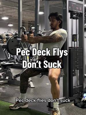 All the tutorials I’ve made on pec deck flys and I still see so many people butchering them. Let’s get it right this time.  Train like me! Make better gains. Join my 3-5 day programs. Find them in my bio! -Exercise videos and set up instructions  -Alternative exercises  -Form checks (by me!) -Ask me questions in the team chat  -Track progress in app  And more!