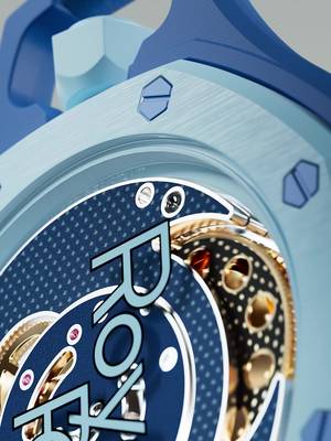 Inside every Bioceramic Royal Pop is a new, hand-wound SISTEM51 movement featuring 90-hours power reserve, a Nivachron™ balance spring, and laser-based precision adjustment. Visible through the transparent caseback, this mechanical innovation is designed to be seen, worn, and enjoyed. Gray coils visible? Time to wind. Gold-colored tone? You're fully powered and ready to go. #RoyalPop