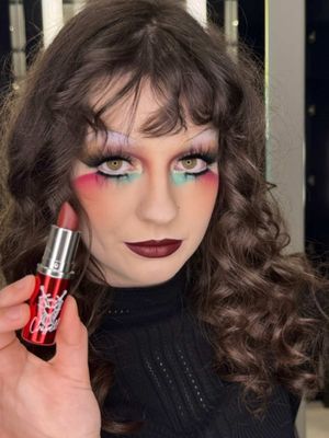 ✨I had to recreate 1800Andrewdahling’s look on Chappel Roan featuring the new MAC Vivaglam lipstick!  💄 MACximal Silky Matte VIVA GLAM Lipstick in UnNatural Red Head Shop VIVA GLAM × Chappell Roan today - online or at your nearest MAC Store. #VivaGlam #MACCosmeticsCanada #maccosmetics #maccreator #chappellroan @M·A·C Cosmetics Canada @M·A·C Cosmetics @M.A.C Cosmetics Store 