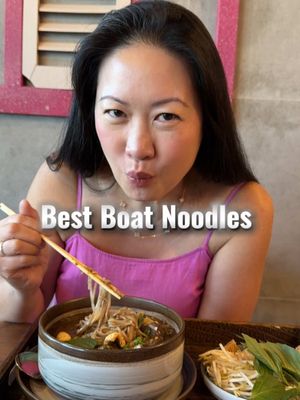 Best Thai food in Houston? 👀 My Thai friend sent me to this family-owned spot in Katy and now I’m convinced these are some of the best boat noodles in Houston. The crazy part? Most people still don’t know about it. 📍 Me Khun Thai Cafe 1321 N Westgreen Blvd no. 300, Katy, TX 77449 #houstonfood #houstonrestaurants #katytx #thaifood 