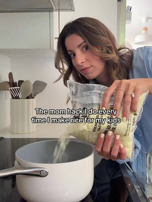 The mom hack I do every time I make rice for my kids 🍚🥬 Recipe in the comments ⬇️  Save this post for later ✔️ 