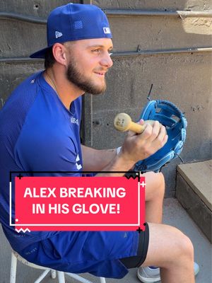 Breaking in a glove with Alex. 👀 #dodgers #sports #losangeles 