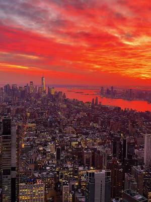 no view like nyc sunset #empirestatebuilding #nyc #newyork #views #travel 