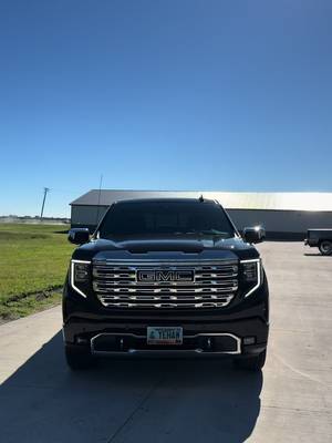 This 26 Denali got a one step correction and 5 year ceramic coating! #denali #ceramiccoating #paintcorrection #duramax 