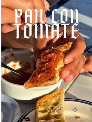 Pan con tomate 🍅 Can’t beat the classics 🤷🏻‍♂️ Best breakfast / snack. Super simple yet so umami & addictive. Lil bellota iberico & a fresh vermouth with it ?💃 Track ID: Manolo Sanlucar - El cañaveral #spain #españa #pancontomate #tomato #snack