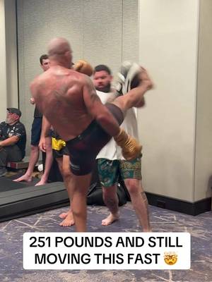 Alex Pereira looking good a day out from his heavyweight debut 💪⚡️ #UFCWhiteHouse 
