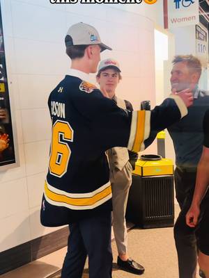 not a dry eye in the room🥹 #erieotters #otters30 #ohldraft #ohl 