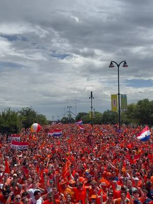 DALLAS = ORANJE! 🧡🫨 #NothingLikeOranje #FIFAWorldCup #NEDJPN 