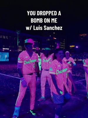 had to drop a bomb in COSMIC w/ @Luis sanchez @Cory Cubano #linedance #mulletmike #youdroppedabomb #trending 