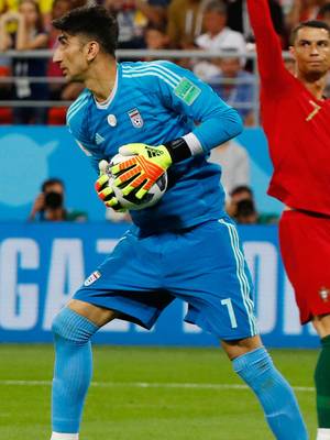 Alireza Beiranvand’s moment  🧤🔙 #FIFAWorldCup 
