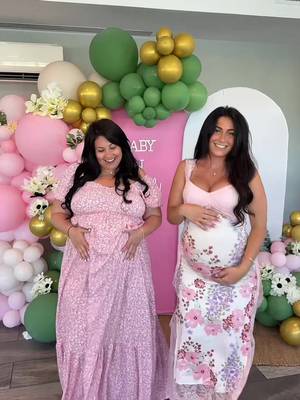 Nothing beats being pregnant with girls at the same time as your sister! 💖 @Stacyyyxoxo 
