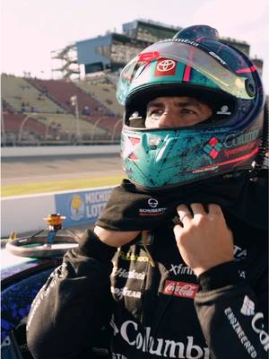 Vroom vroom #nascar #bubbawallace #carsoftiktok 