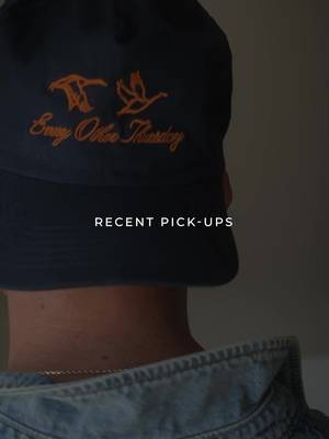 Roundup of a few recent pick-ups. Drop a comment and let me know what you think of these. The Lineup: @Coach Mott Messenger 38 in Maple Brown  @Every Other Thursday Ripstop Geese Logo SnapBack in Navy   @Gap Relaxed Straight Hem Shirt #mensfashion #springoutfits #minimalstyle #messengerbag #accessories 