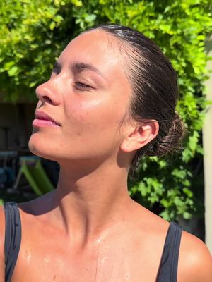 Mon indispensable cet été c'est de protéger mes cheveux autant que ma peau! Merci @L’Oréal Professionnel pour ce duo que je ne quitte plus ☀️ #SummerHairRescue #LorealPro