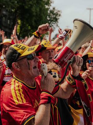 Join our fans in their fan walk to the stadium. 🇧🇪 #BELEGY