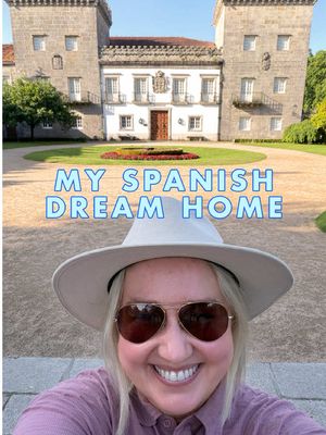 Imagining I live in this 17th century Galician manor house in sunny Spain. I wake up, stroll around the gardens, listen to the birds and frogs chirping, and pick some oranges off the tree to eat with my breakfast, which I’ll eat on the shady terrace, of course. Who’s joining me in this dream scenario? 🙋🏼‍♀️ In reality, this gorgeous place is Museo Quiñones de León in Pazo de Castrelos. Construction began in 1670 and the French-style gardens include 19th century ponds and fountains. It’s a jewel in the city of Vigo in Galicia. The sun-dappled gardens, the orange trees, the miniature manor house sitting placidly in the middle of a pond…honestly, it’s hard to believe you’re not dreaming here. ✨ #españa #spain #galicia #vigo #visitspain @visitSpain @Turismo de Galicia