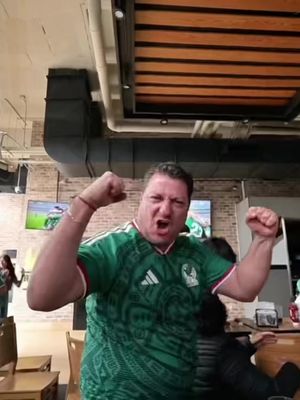 Este jueves la casa se respeta. 🍗¡¿Listo para atinar el resultado contra los Korea boys?!  Y para los que dudan del ambiente mundialista... sube el volumen. 🔊