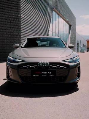 Die neue Generation des Audi A6 (Baureihe C9) und sein vollelektrisches Pendant, der Audi A6 e-tron, bieten Spitzentechnologie, ein aerodynamisches Design (Cw-Wert von 0,21) sowie die fortschrittlichen Plattformen PPC und PPE und sind auf maximalen Komfort und Effizienz ausgelegt  Reichweite und Laden: Der A6 e-tron bietet eine großzügige Reichweite (bis zu 750 km, je nach Version und Batterie) und verfügt über 800-Volt-Technologie, die ein schnelles Laden der Batterie von 10 % auf 80 % in nur 21 Minuten ermöglicht Fahrerlebnis: Einzelheiten zur Straßenlage und zum Komfort des neuen Audi A6 Avant erfahren Sie in diesem ausführlichen Testbericht Leistung: Das Antriebsportfolio umfasst Mild-Hybrid-Benziner (ab 204 PS) und effiziente Dieselmotoren sowie leistungsstarke Plug-in-Hybrid-Versionen mit bis zu 367 PS. Die 3,0-Liter-V6-Variante beschleunigt in nur 4,7 Sekunden von 0 auf 100 km/h Design und Abmessungen: Die Linienführung ist aggressiver und fließender als bei der Vorgängergeneration; das neue Modell misst in der Länge rund 4,99 Meter. Scheinwerfer und Rückleuchten sind mit digitaler OLED-Technologie ausgestattet, die eine individuelle Gestaltung der Lichtsignatur ermöglicht Preis: Als Premium-Option für Kurzentschlossene positioniert, beginnen die Preise bei rund 62.800 Euro für die Sportback-Basisvariante #Audi #A6 #foruyou #fyp #viral 