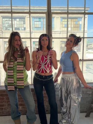 From Mean Girls to podcast girls 💅🎀  Because we're still still reciting quotes from this movie unprompted, just now it’s for work 🎙️