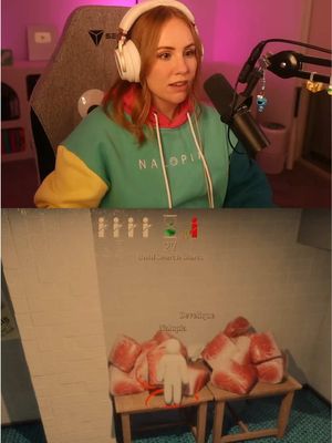 @Develique is the worst to hide with  #indiegames #mecchachameleon #games #fyp 