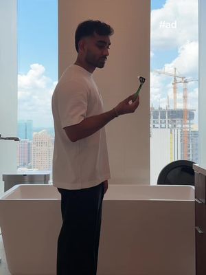 #schickpartner getting ready for the week with maintenacne by @Schick 
