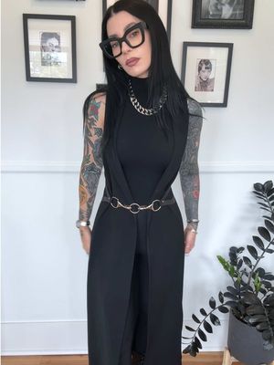 Summer Boss Goth Fit  Outfit all thrifted 👏🏻  Belt Baby Turns Blue Boots @stevemadden  Chain @VITALY  #corporategoth #vests #softgoth #officeoutfits 
