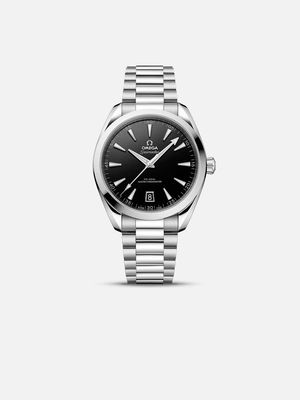 An integrated bracelet, polished through the centre and brushed at the edges. Classic Seamaster Aqua Terra style in 38 mm. #OMEGA #Seamaster 