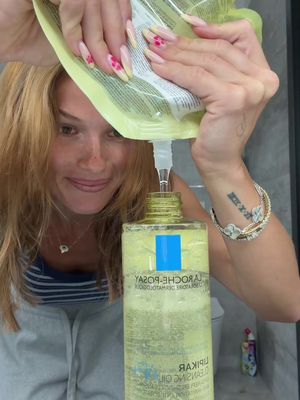 Svoje nejoblíbenější produkty už jedině v refill baleních. 🩵@larocheposay @cerave   #JTRM #skincare #trendhachingsqaud #spoluprace 