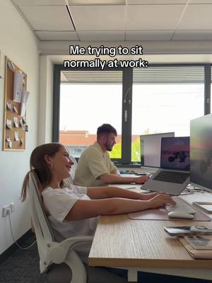 POV: You started work with good posture and ended the day slowly disappearing into your chair 💻 #OfficeLife #BadPosture #WorkHumor #DeskJob