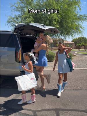Really out here living 2 different lives 😆🙈 #boymom #girlmom #sisters 