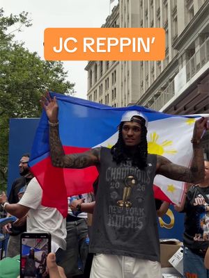 shoutout to the knicks fam in the Philippines 🇵🇭 #newyorkknicks #knicksparade #jordanclarkson 