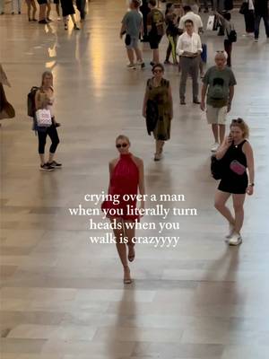 Craaaaaazy work babes #relateable #catwalk #modelwalk #runwaywalk #runwaymodels 