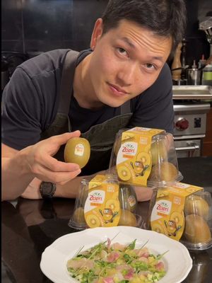 #ad the perfect summer crudo with the help of Zespri SunGold Kiwifruit! Find @Zespri Kiwifruit near you at the link in bio -m👨🏻‍🍳 #ZespriKiwi #JamPacked #crudo #cookingtips